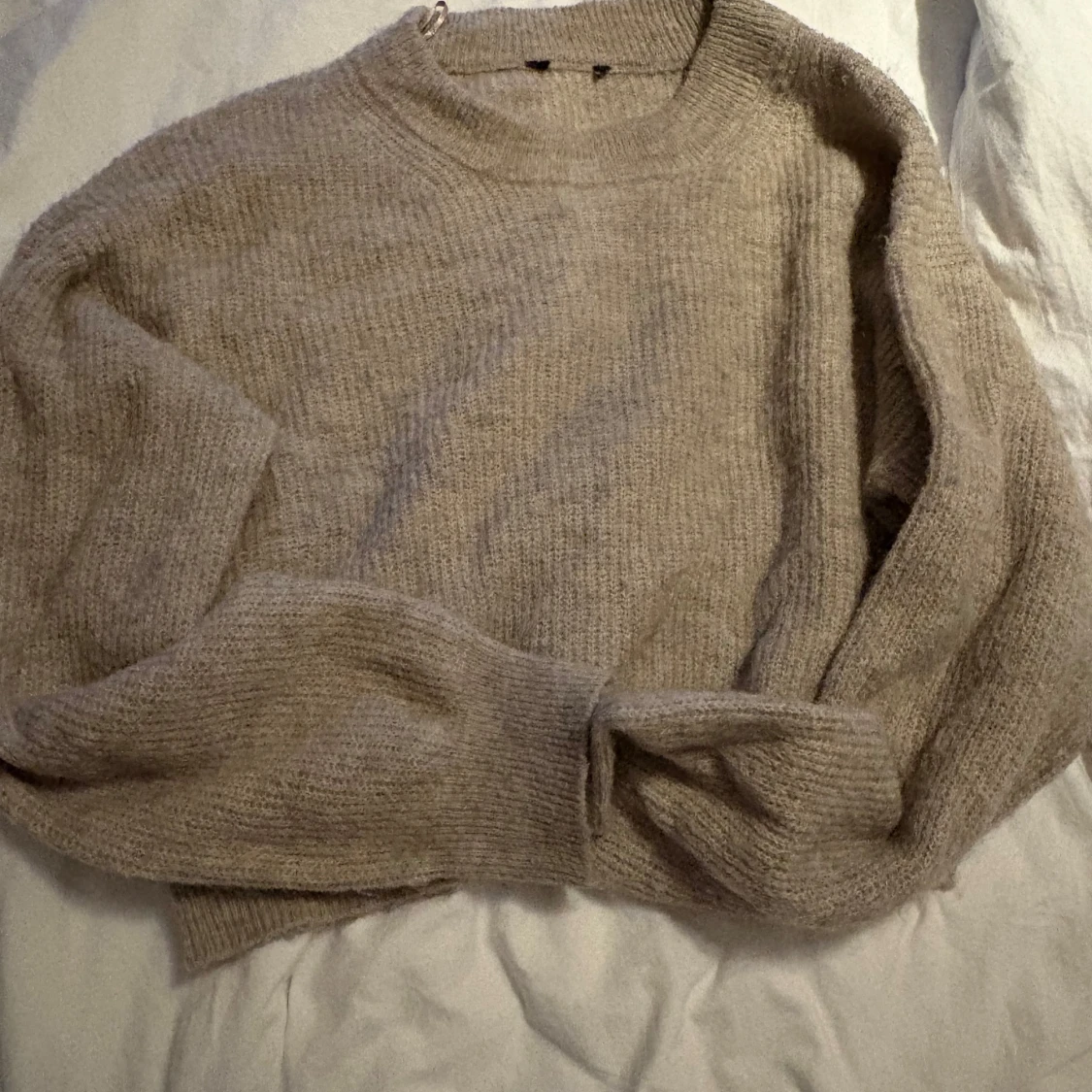 Beige stickad tröja 