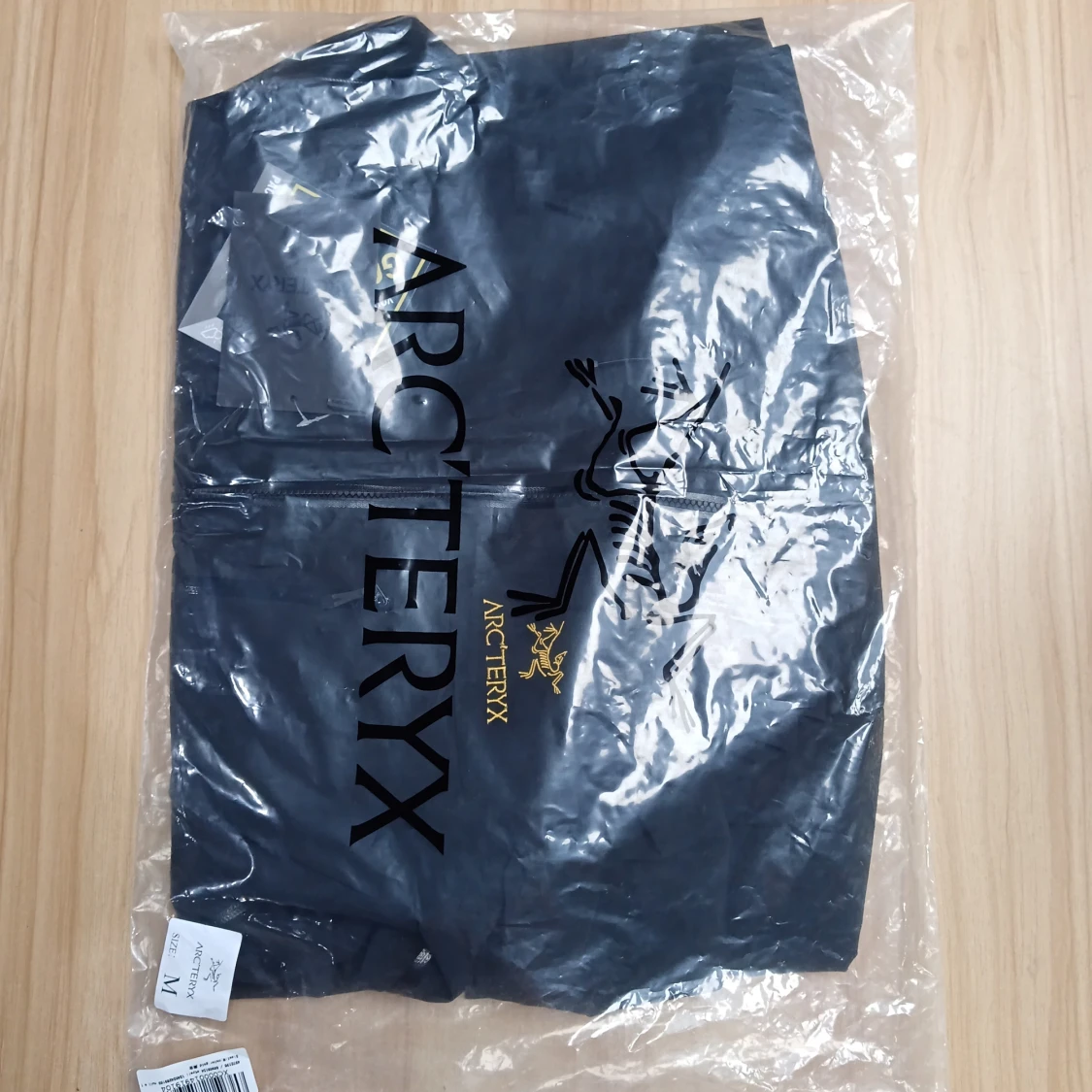 Ny Svart vindjacka från Arc'teryx M - 2