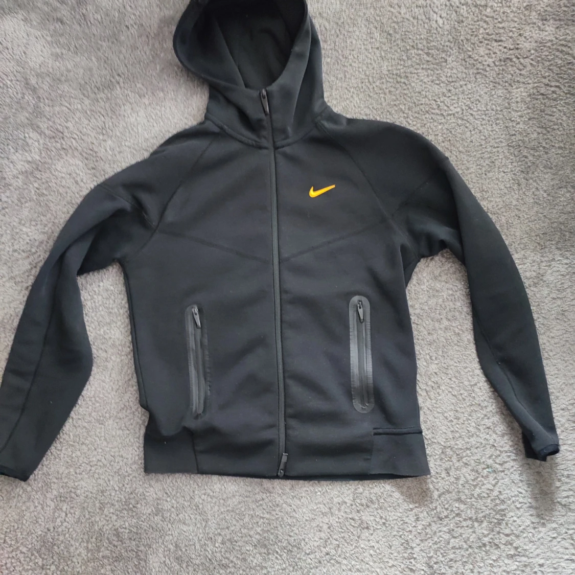 Svart Nike NOCTA hoodiejacka M