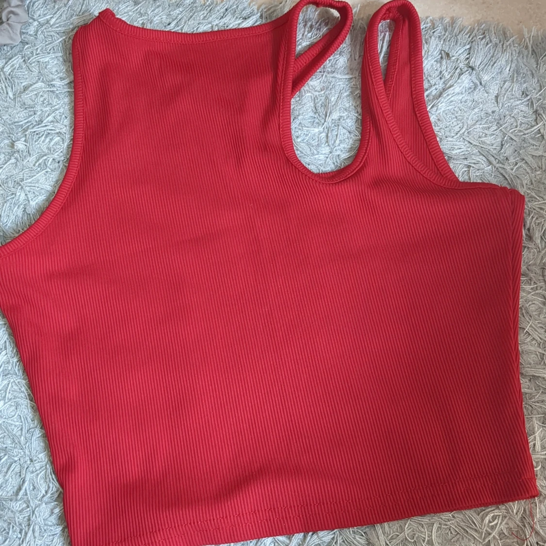 Röd ribbad croppad topp - 1