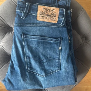 Replay anbass  - Replay anbass w31 l32 sydd 1 cm mellan benen