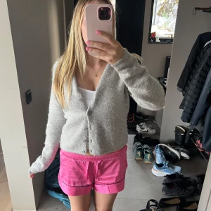 Stickad kofta från Gina  - Jätte söt kofta från Gina tricot 