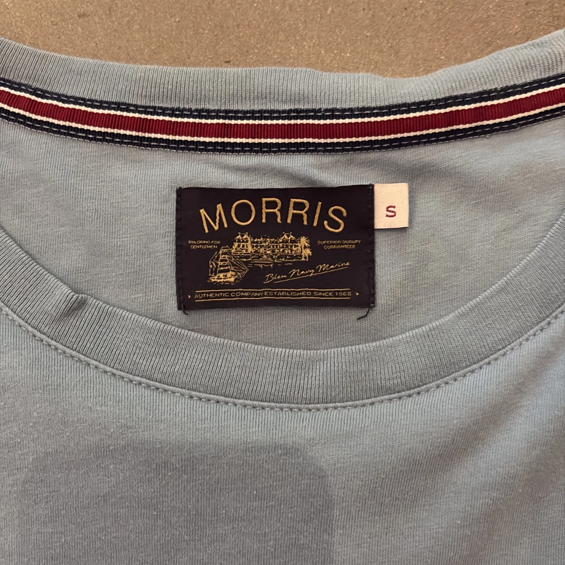 Ljusblå Morris t-shirt med tryck - 2