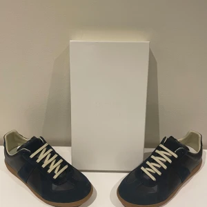 Maison Margiela Gats - Storlek 44, utmärkt skick, riktigt feta skor! Hör av er vid funderingar pris kan diskuteras vid en snabb affär