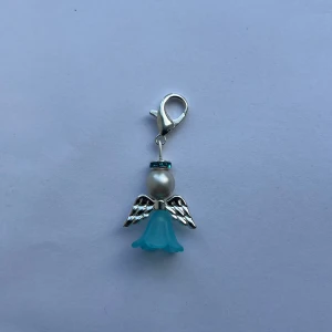 Lyckoängel - Jag gör egna lyckoänglar. Finns fler i min profil. Denna är i silver. 
