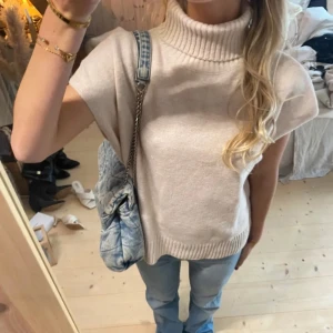 Polo tröja - SUPER snygg!! Tryck gärna på köp nu❤️