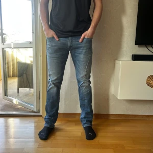 replay - säljer nu dessa replay jeans som är i storlek 32 och har inga som helst defekter. hör av er vid funderingar.