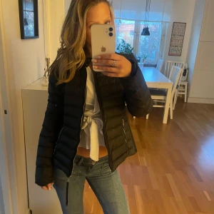 Fin jacka - Använd ett antal gånger, från zara, bra skick, storlek S❣️