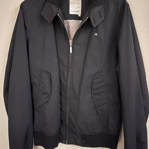 Svart jacka från J.Lindeberg - Snygg svart jacka från J. Lindberg