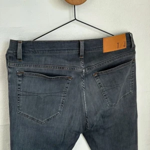 Tiger of sweden Jeans - Säljer mina sjukt snygga tiger of sweden jeans i sjukt bra skick. Inga defekter. Dom är i storlek 31/30 i modellen evolve. Pris kan diskuteras vid snabb affär