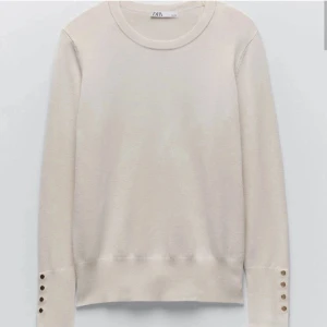 Stickad tröja - Beige sticka tröja från zara som inte säljs längre, skriv för egna bilder💗