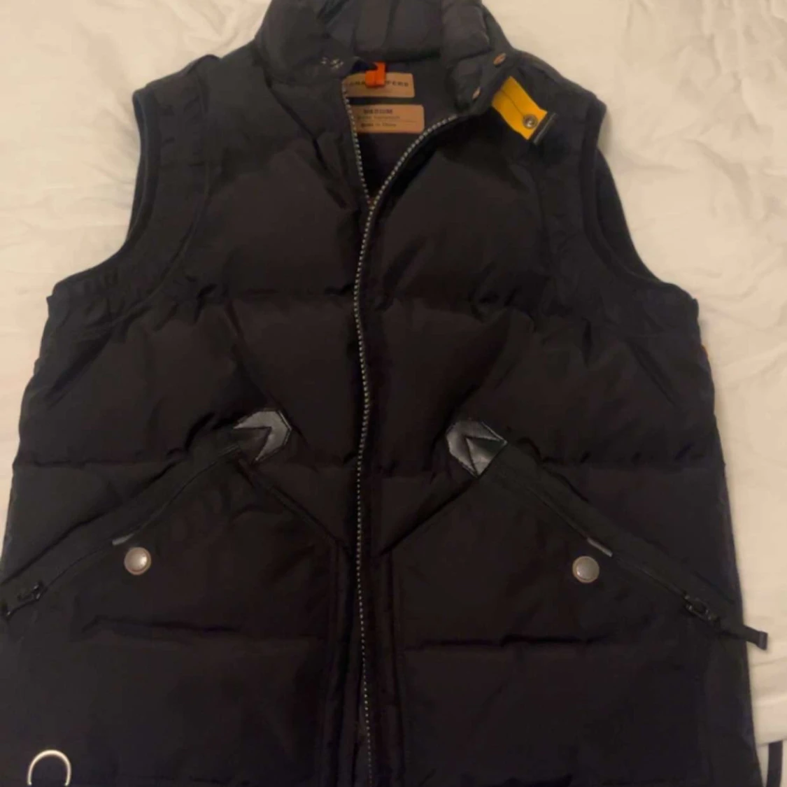 Svart dunväst från Parajumpers