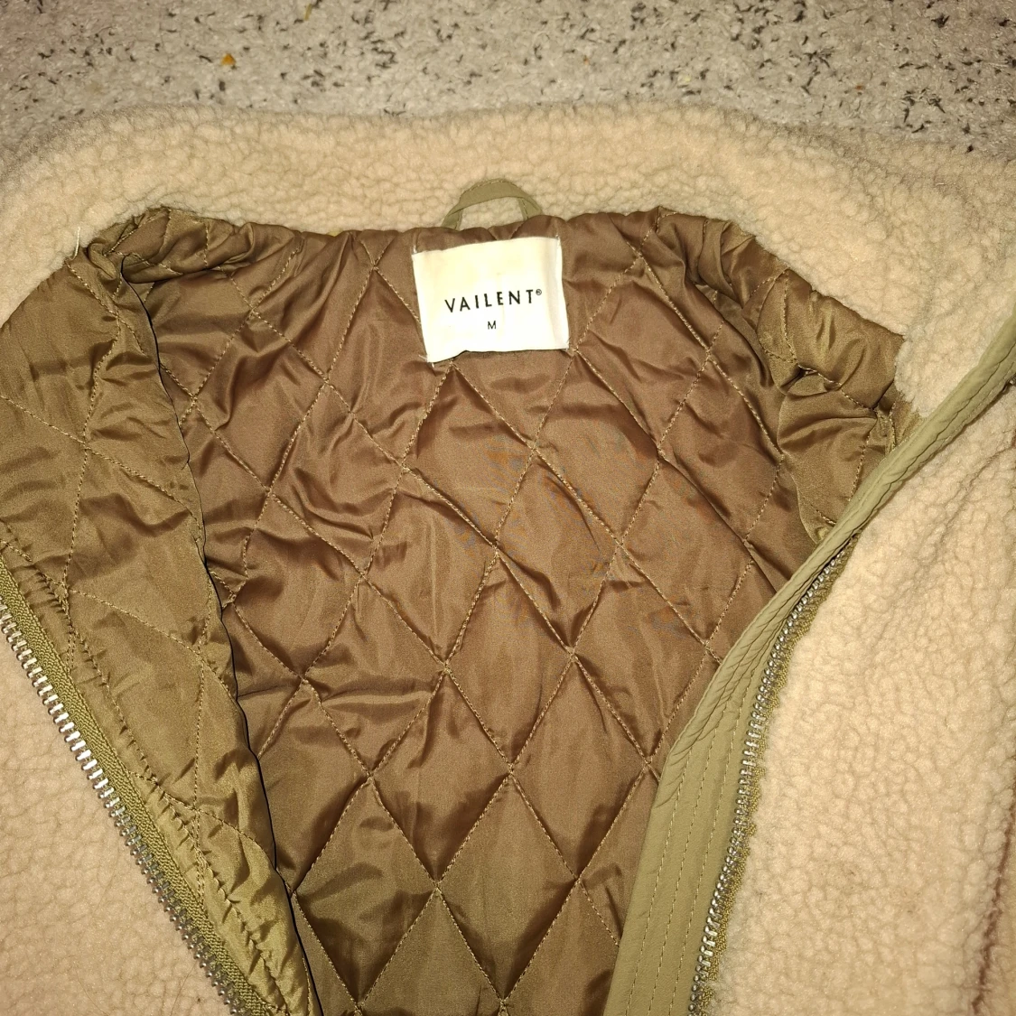 Beige teddyjacka från Vaillent - 2