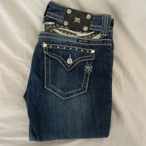 Miss Me Jeans - Storlek 29  (JP501156)  Säljer åt familjemedlem därav priset sorry🙂‍↔️