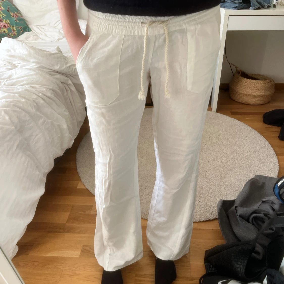 Vita linnebyxor 