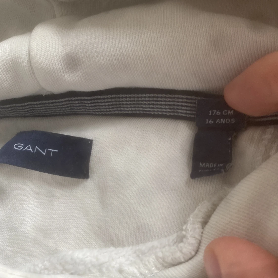 Vit hoodie från GANT - 2