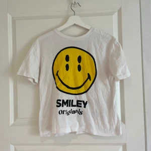 Ganni liknande t-shirt - Kommer inte till användning längre, pris går att diskuteras!