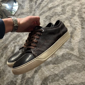 Lanvin - Riktigt feta Lanvin skor | Strl: 44.5 | Skick: 8/10 | Nypris: 5000kr | Inget og medföljer | Pris kan diskuteras. Mvh.