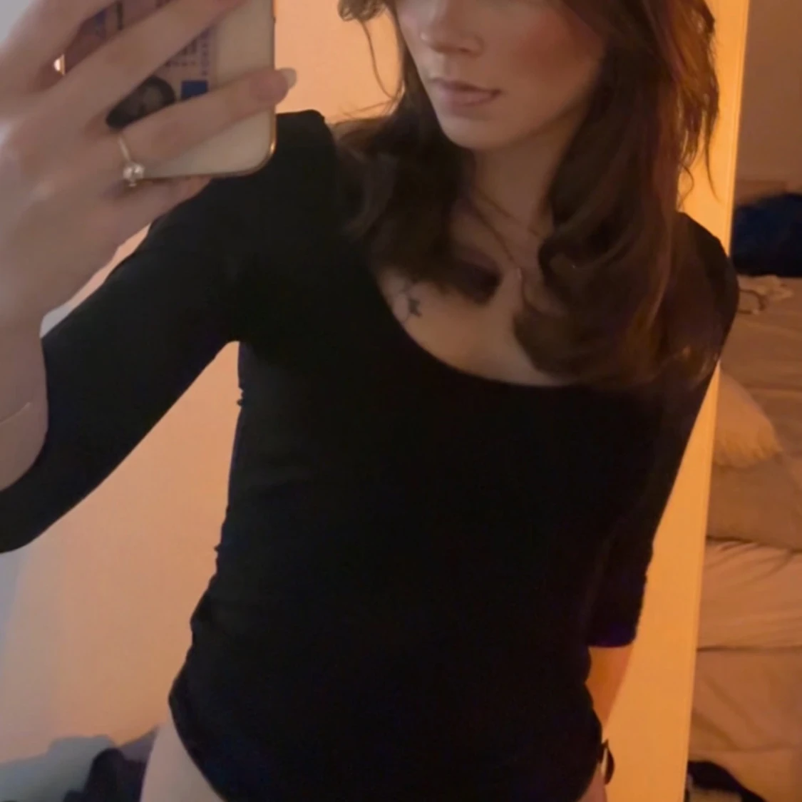 Svart långärmad omlottopp