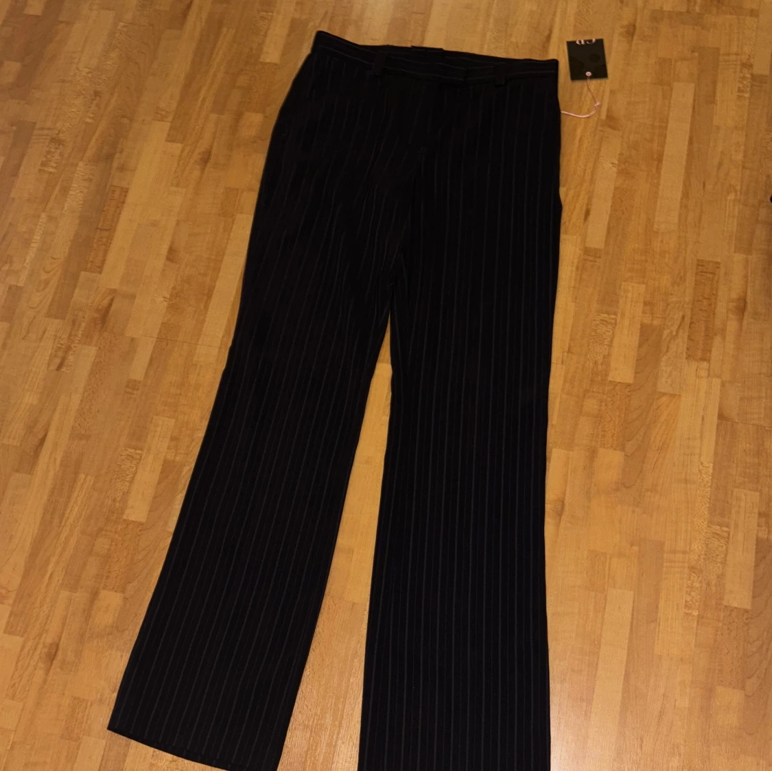 Mörkblå randiga kostymbyxor från GR Design - 1