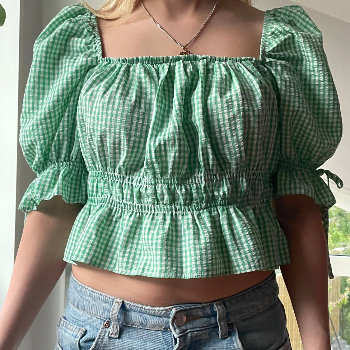 Grön rutig croppad blus med puffärmar - 1
