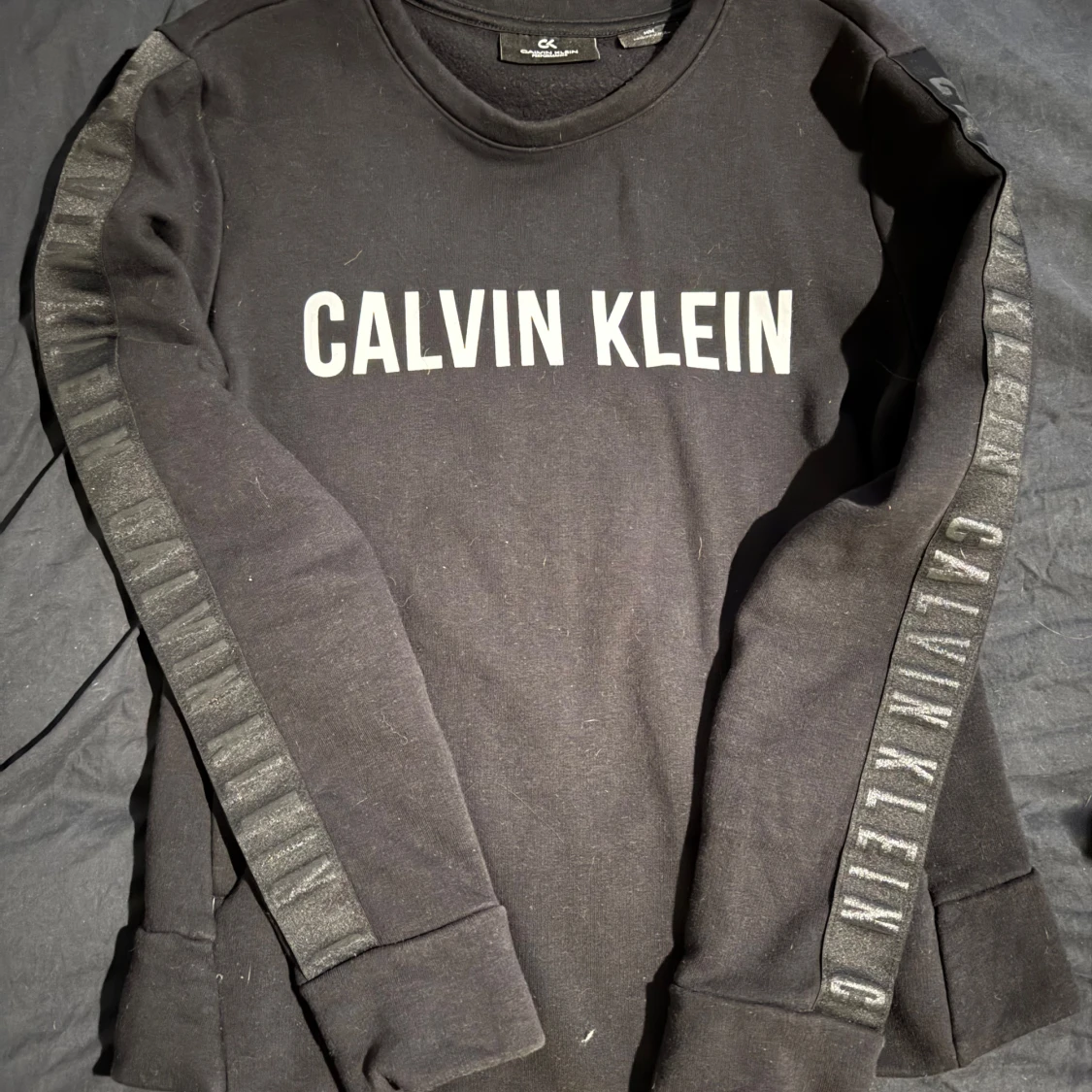 Svart långärmad tröja från Calvin Klein