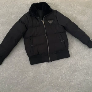 Prada milano  - En bra kvalité jacka Prada milano äkta 