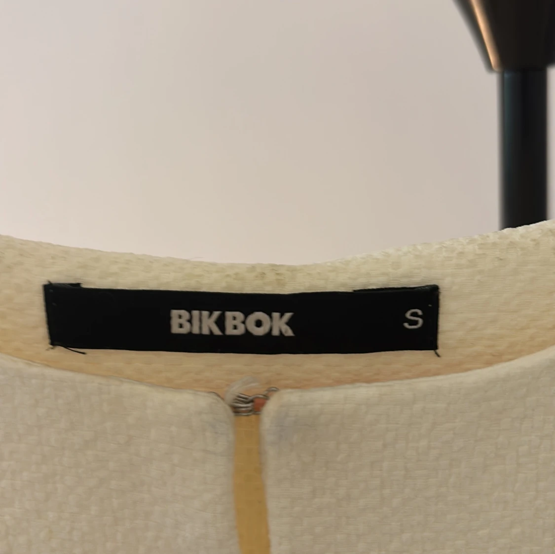 Vit kofta från BikBok - 2