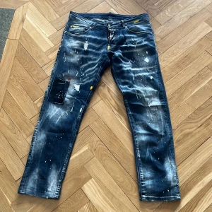 Dsquared2 jeans - Äkta dsquared2 byxor. Nypris 4500, knappt använda