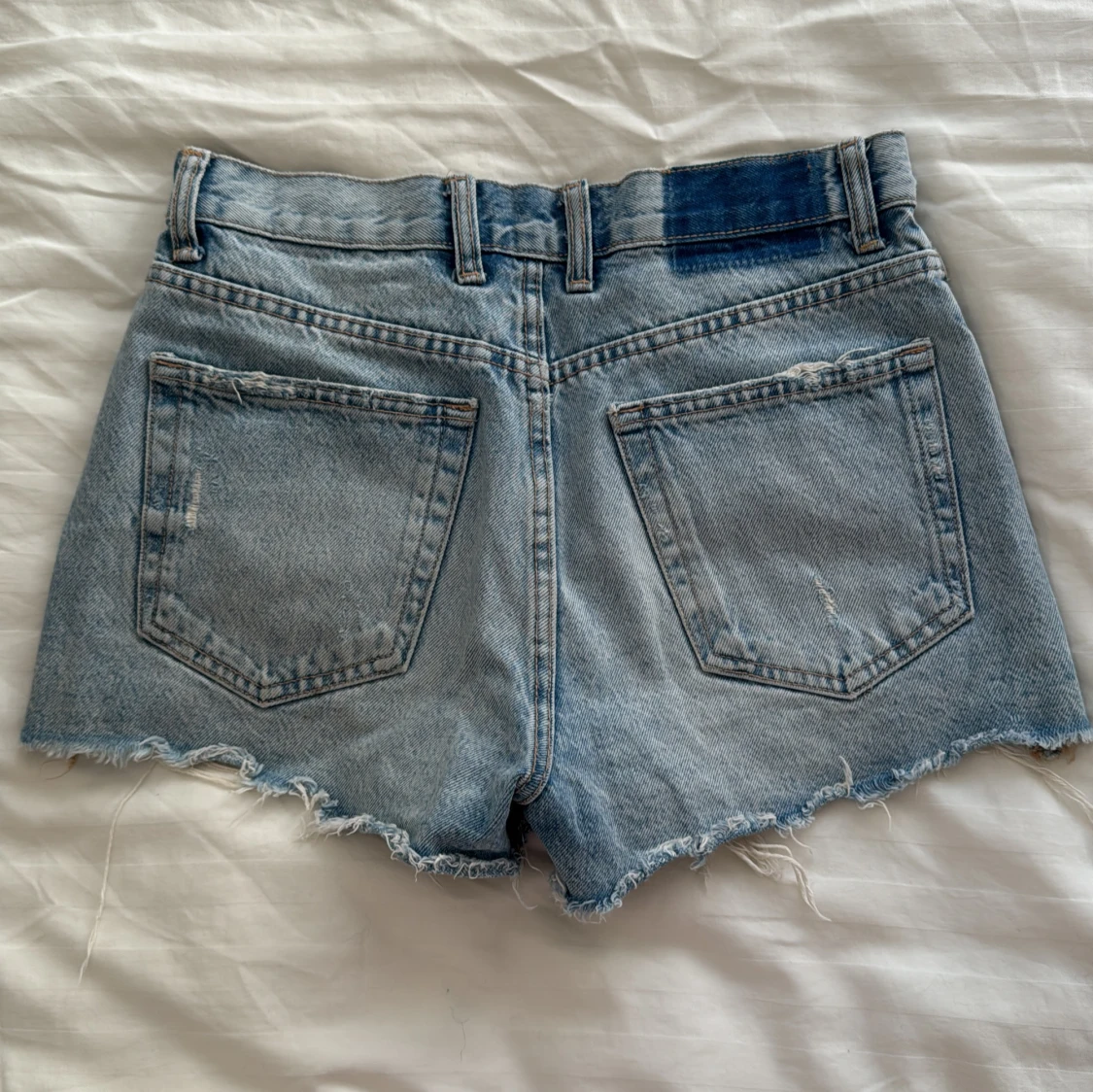 Ljusblå jeansshorts - 1