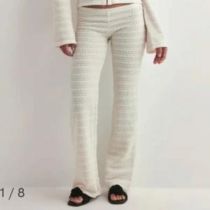 Vita stickade byxor - Från Nelly, aldrig använda ! Originalpris 400