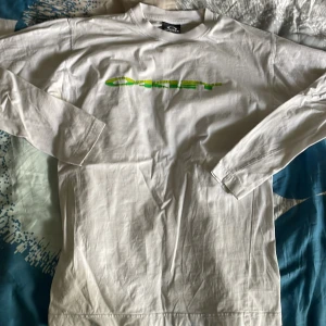 Oakley longsleeve - Fett hård tröja som tyvärr är lite för liten på mig:(