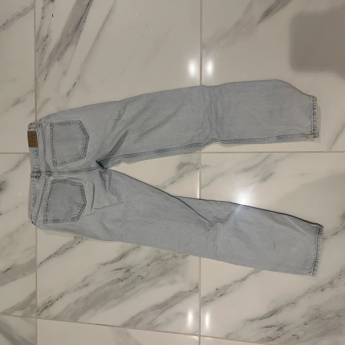 Ljusblåa raka och Lågmidjade jeans - 2