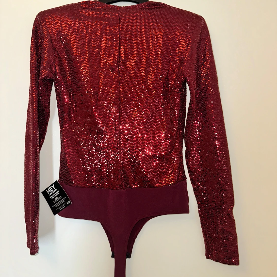 Röd glittrig bodysuit från NLY One - 2
