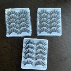 Lösögonfransar - Tre set med fransar, två paket är samma.