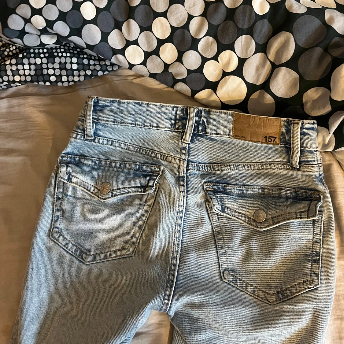 Ljusblå jeans med bootcut - 1