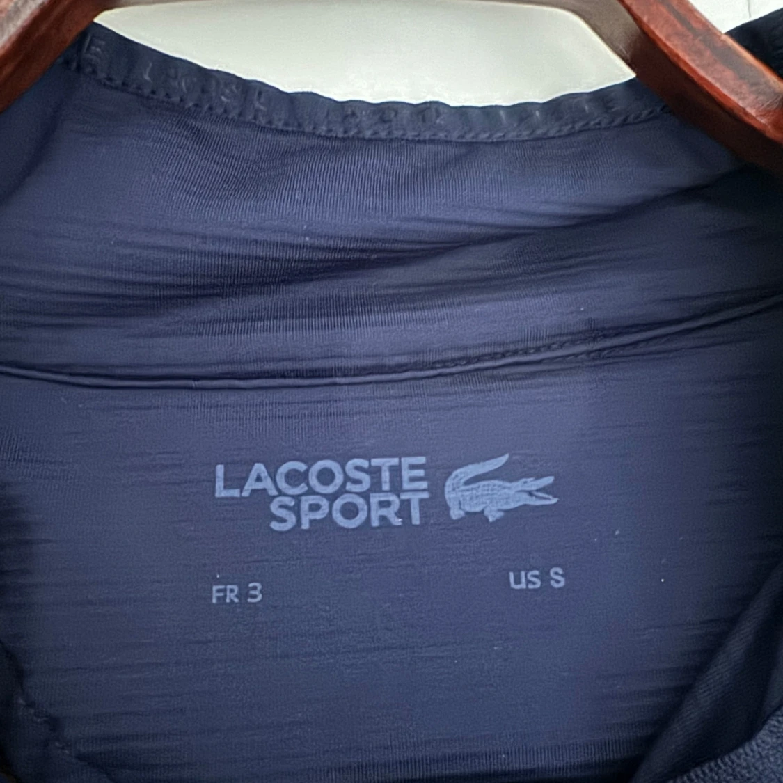 Mörkblå lacoste tröja  - 2
