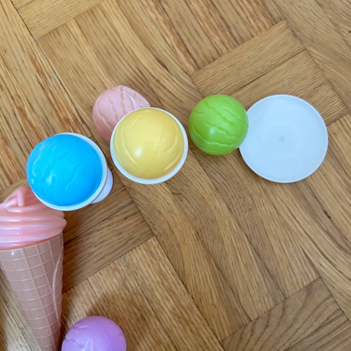 Färgglada glassar  - 2