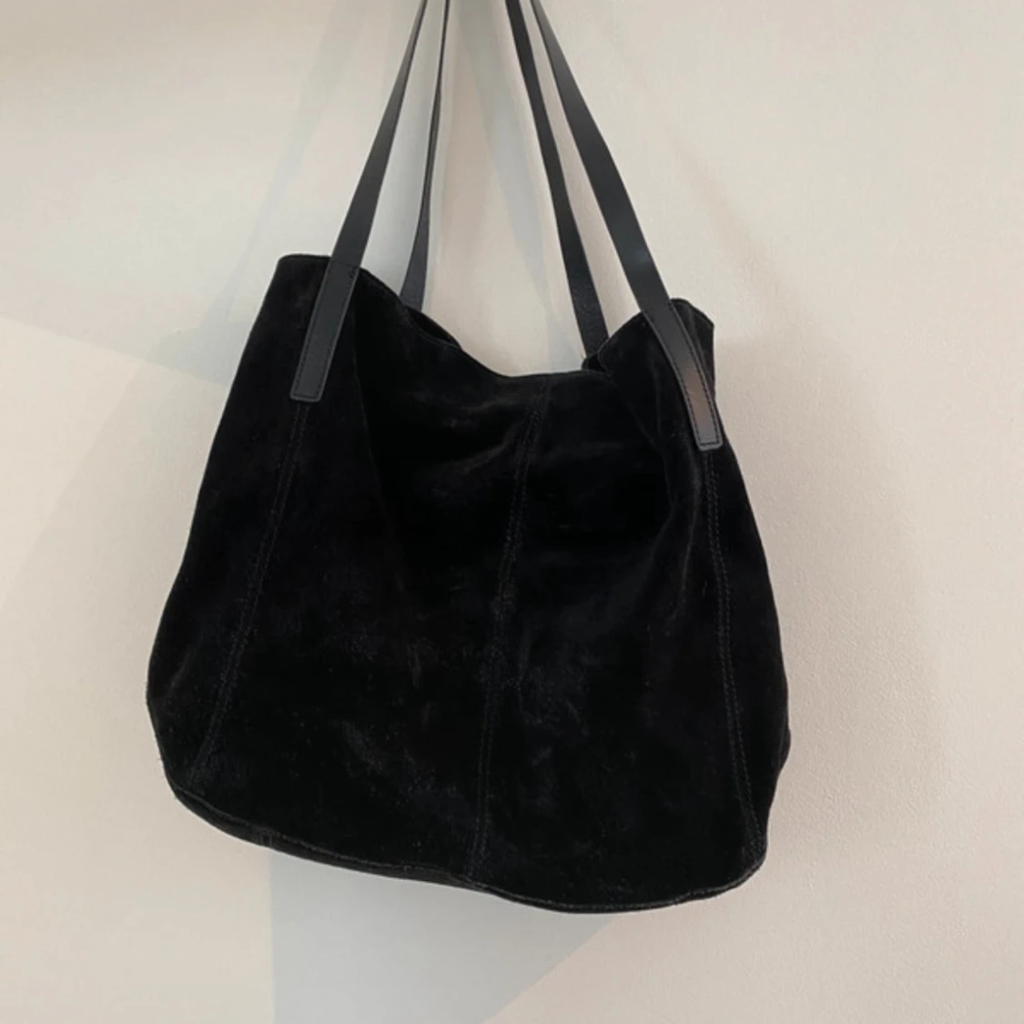 Svart mocka shoppingväska - 1