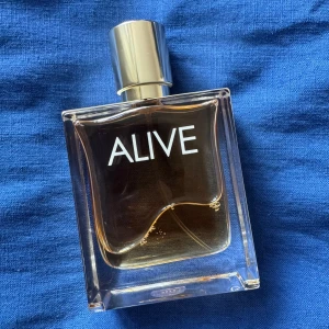Hugo Boss Alive - Se återstående mängd på andra bilden