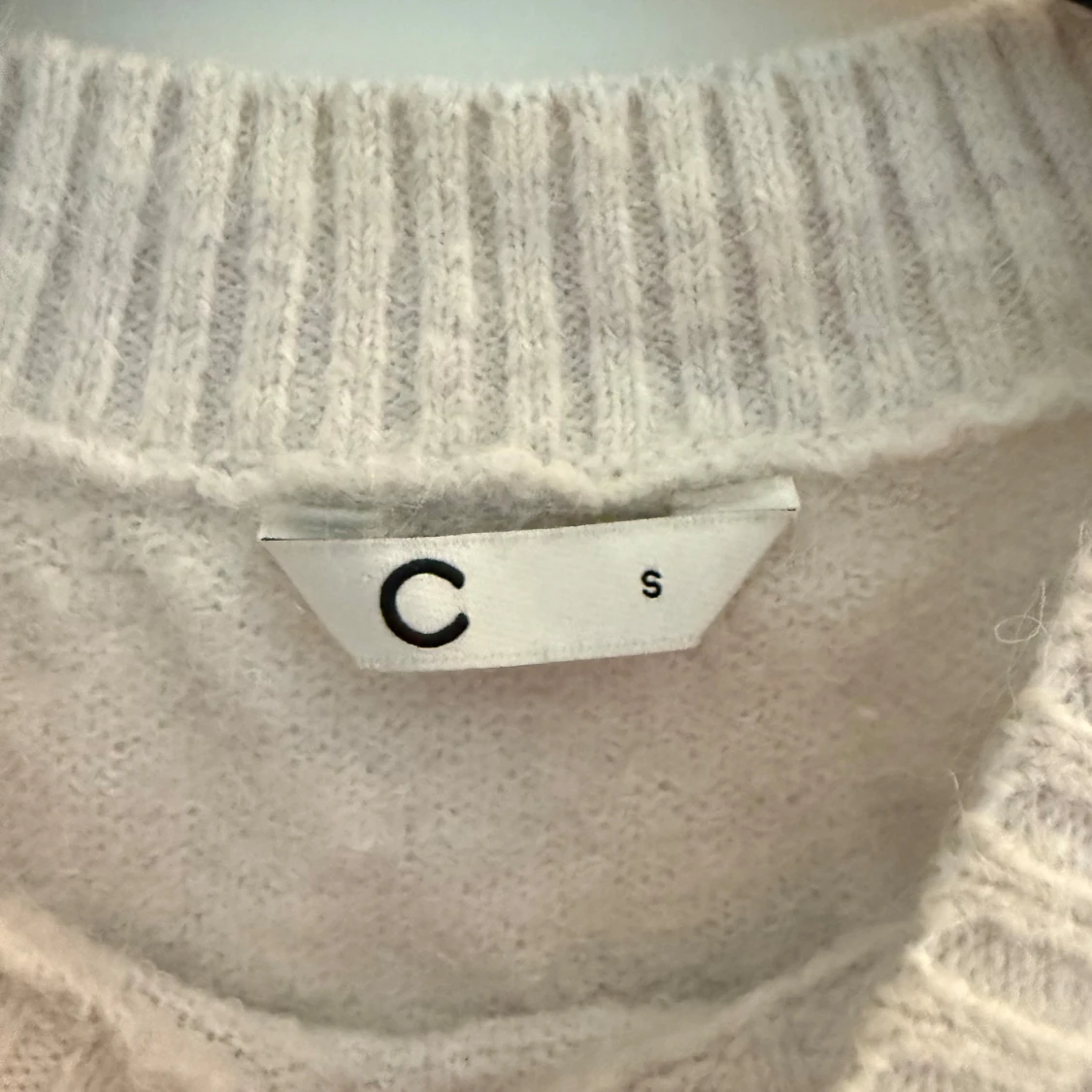 Ljusgrå stickad tröja från C - 1