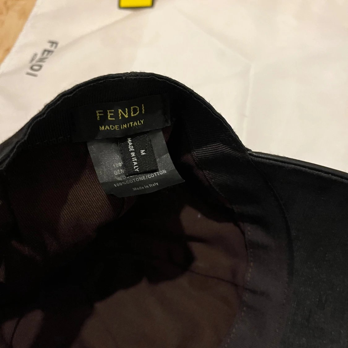 Svart keps från Fendi i bomull - 1