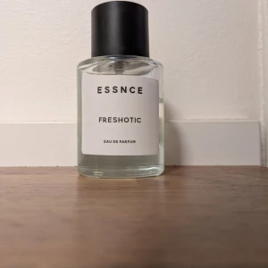 ESSNCE Freshotic Eau de Parfum - Se bild hur mycket använt 