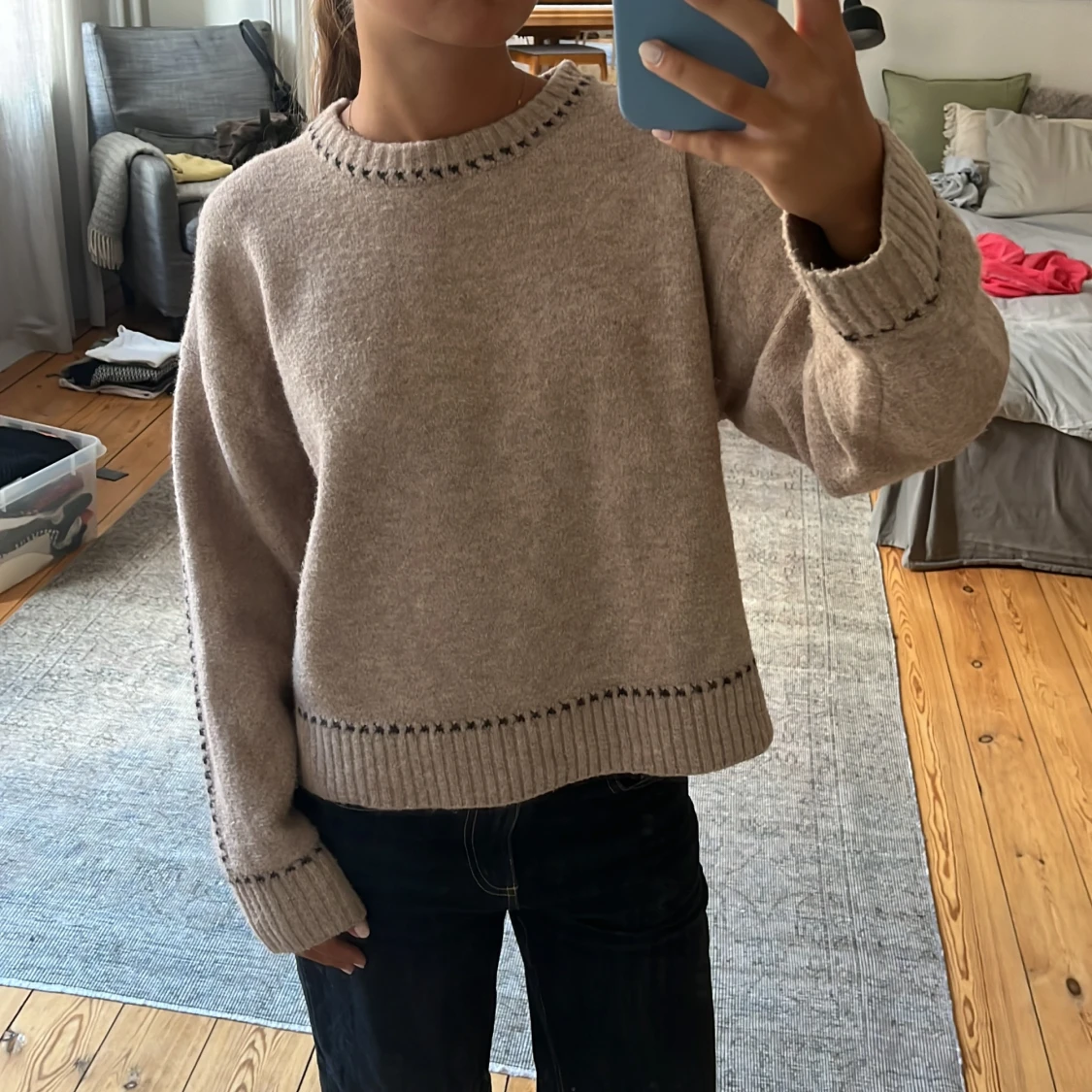 Beige stickad tröja med sömmar - 91