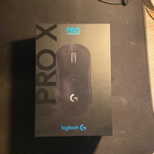 Logitec PRO X gaming mus - Logitec PRO X gaming mus i mycket bra skick. Har kvar boxen och allt som kom med när jag köpte den 