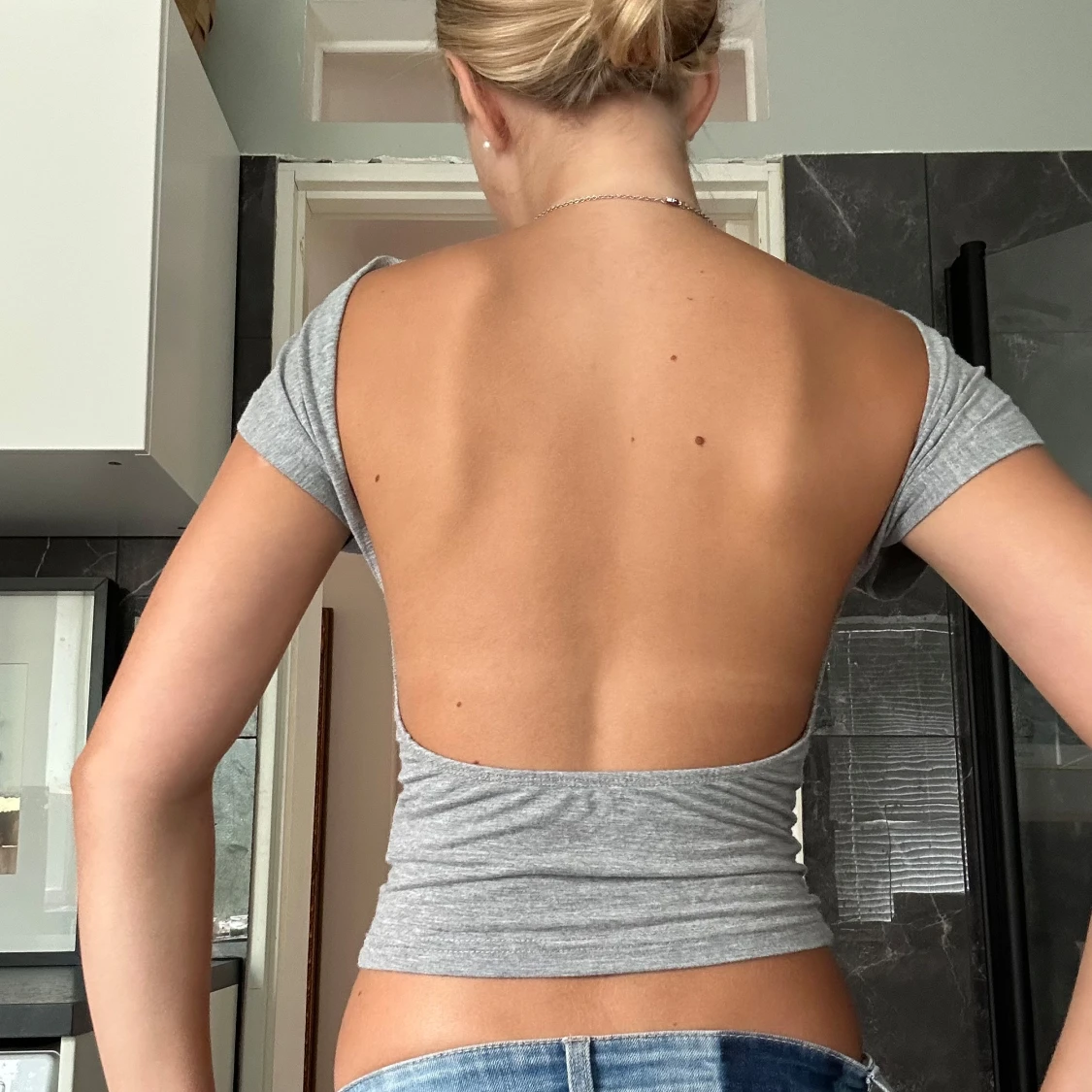 Grå rygg lös topp från Shein  - 1