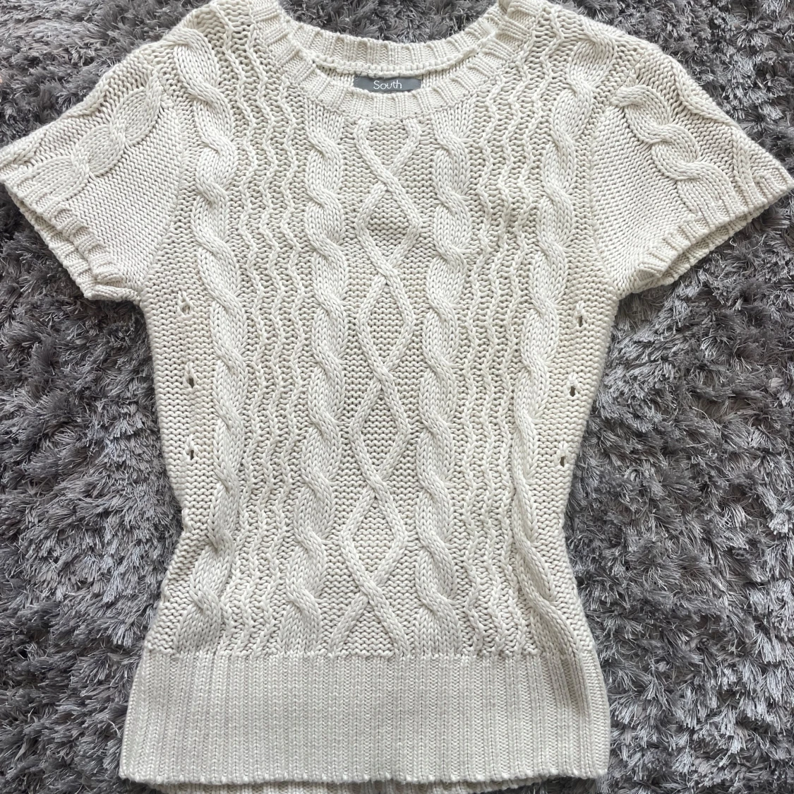 Kabelstickad tröja från South - 2