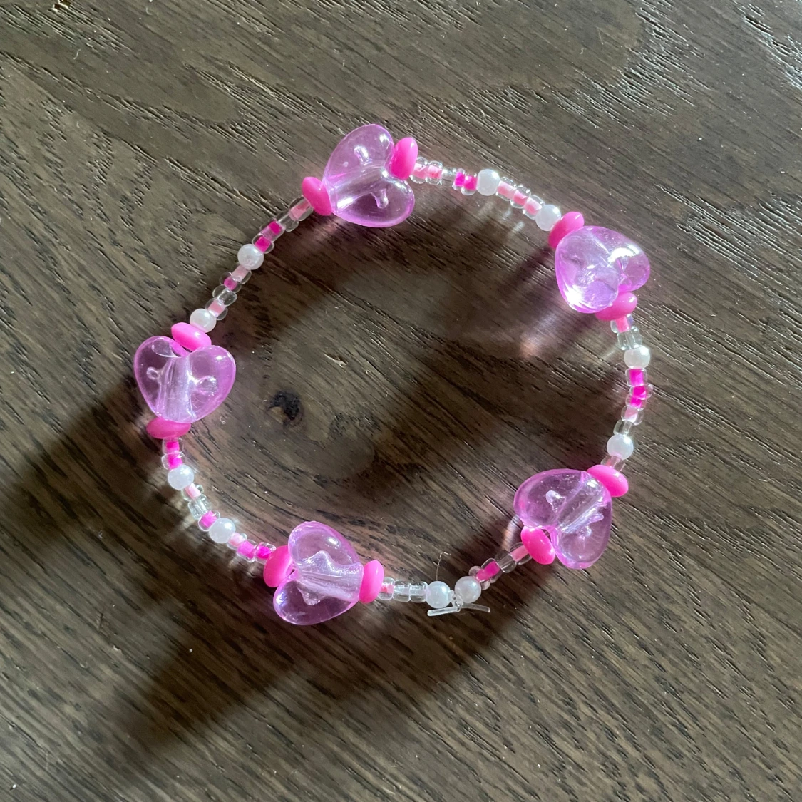 Rosa pärlarmband med hjärtan - 1