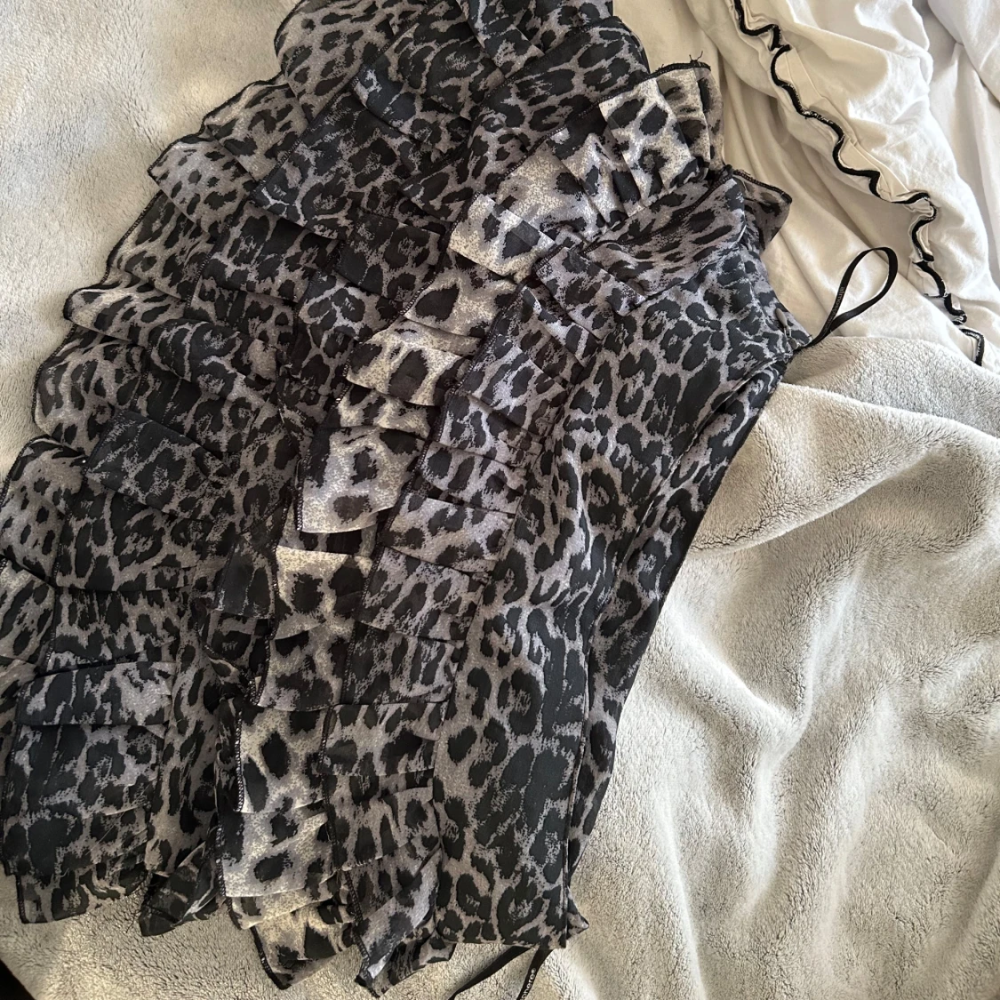 Kjol med små volanger  - 1