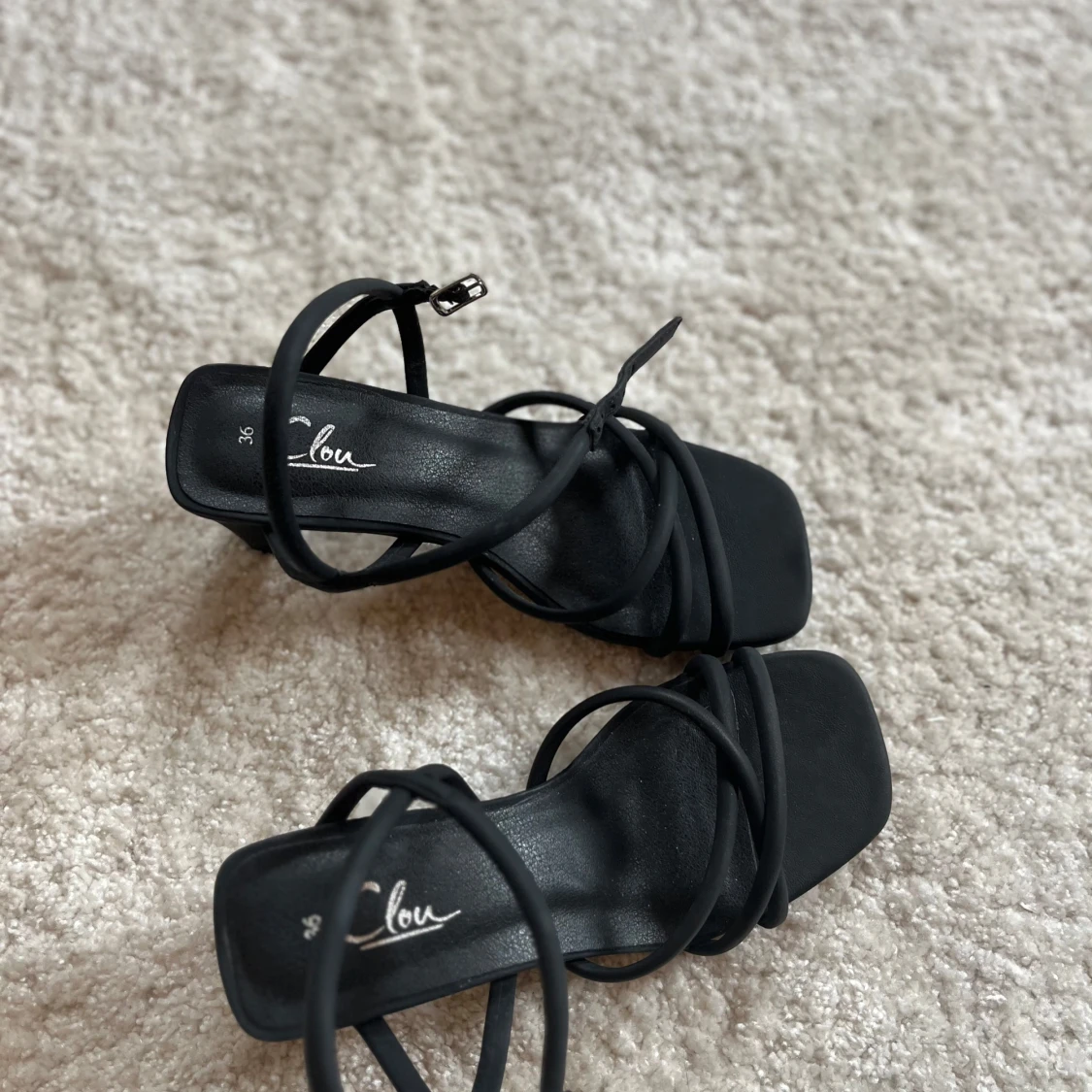 Super fina Svarta klackar  